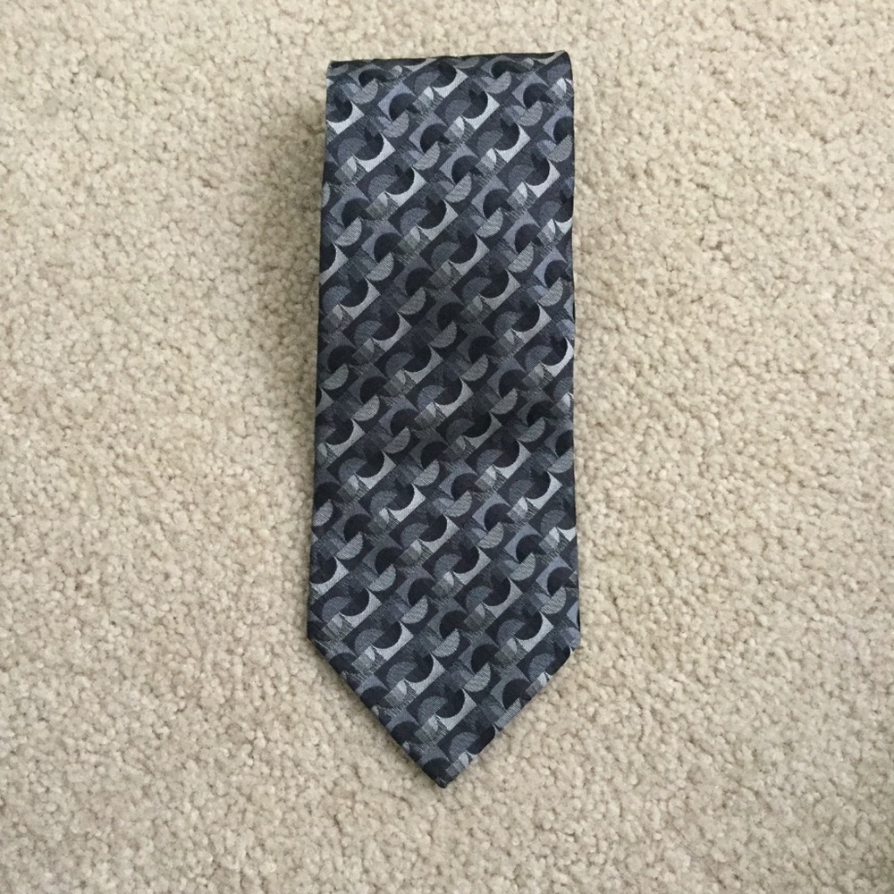 Van Heusen tie